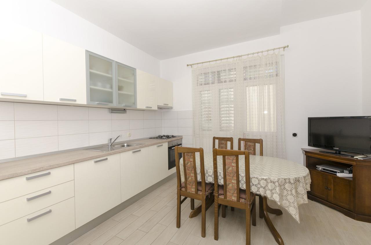 Apartment Eva P. Примоштен Экстерьер фото