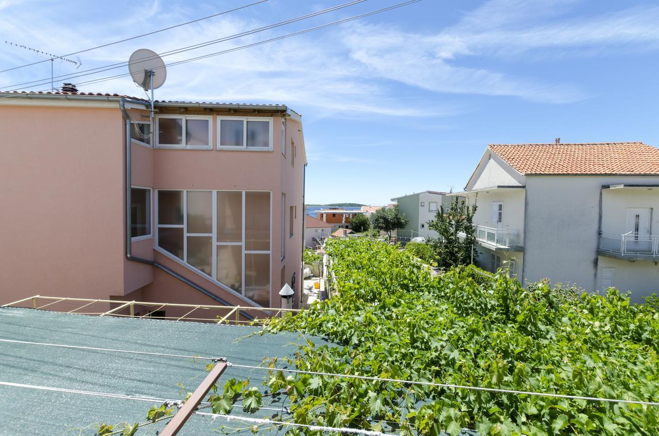 Apartment Eva P. Примоштен Экстерьер фото