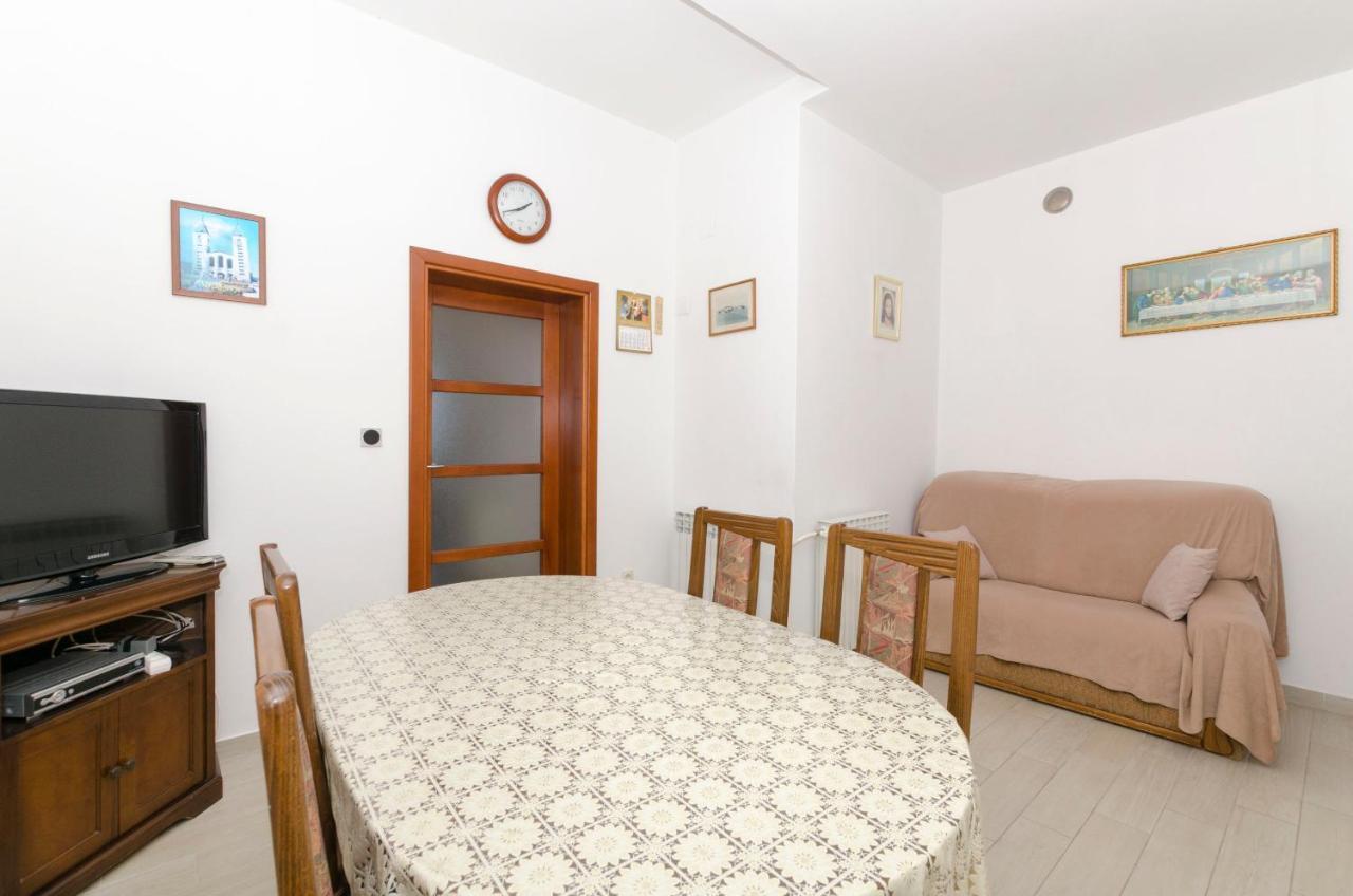 Apartment Eva P. Примоштен Экстерьер фото
